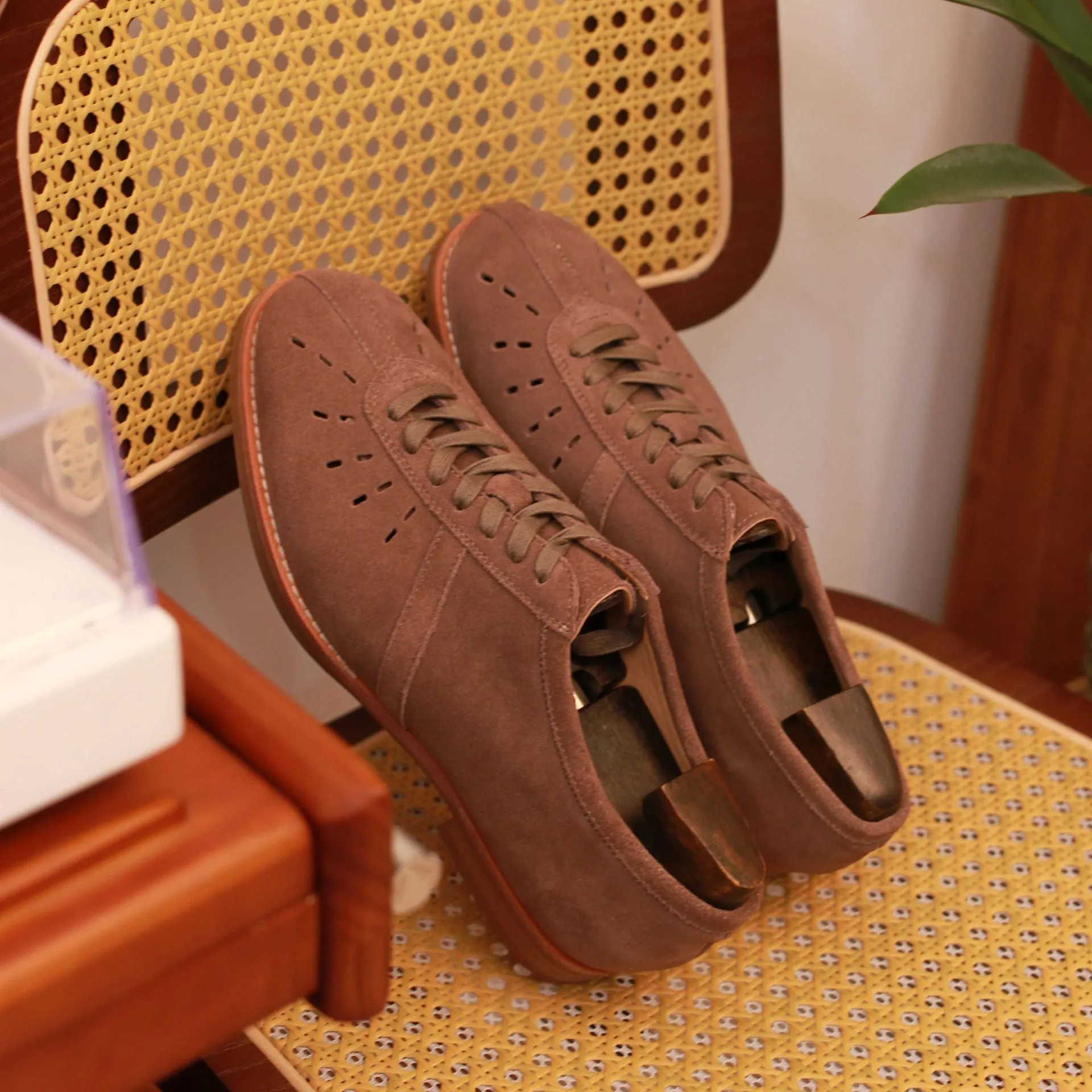 Men's carved casual shoes comfortable suit shoes