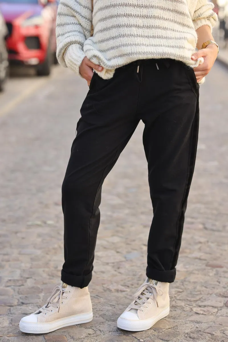 Pantalon de jogging liseré satiné noir